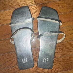 GAP Factory Metallic Vegan-Leather Sandals Silver Metallic